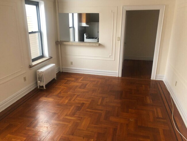 Foto del edificio - 124 Parrott Pl