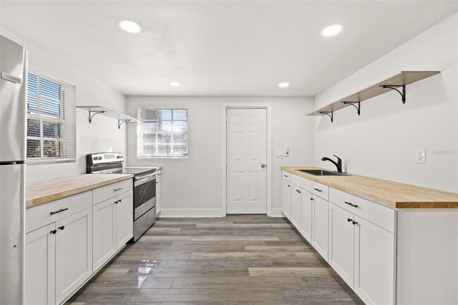 Foto del edificio - 3817 W Bay to Bay Blvd