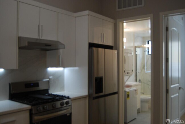 Building Photo - 2339 Taraval St