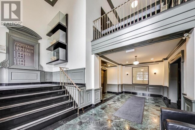 Photo du bâtiment - 781-781 King St W