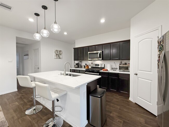 Foto del edificio - 5111 Ternberry Frst Ln