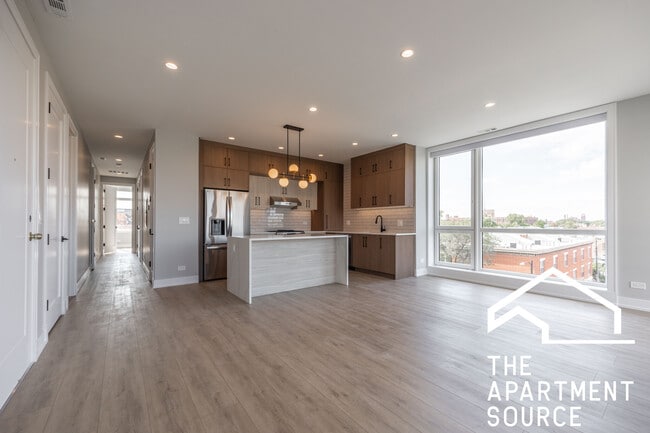 Building Photo - 2355 W Flournoy St