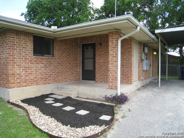 Primary Photo - 703 Woodcrest Cir