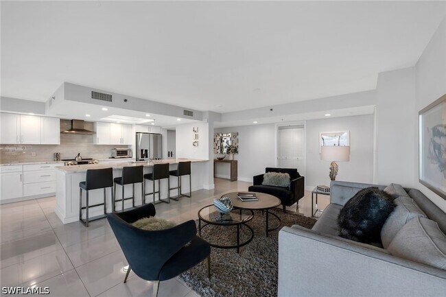 Foto del edificio - 6585 Nicholas Blvd