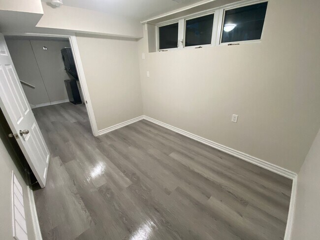 Photo du bâtiment - 35 Amberley Dr