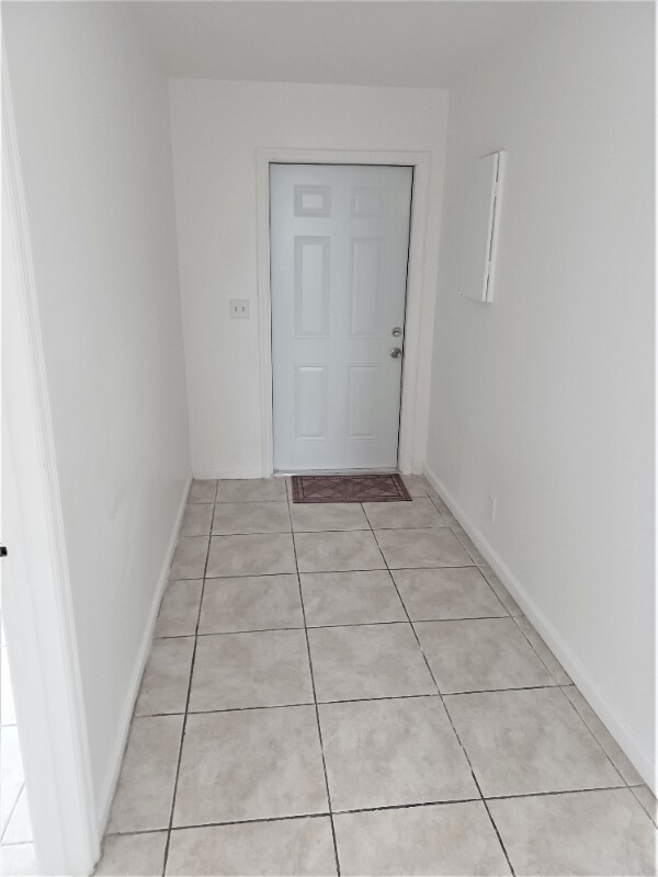 Building Photo - 3406 Oswego Ave