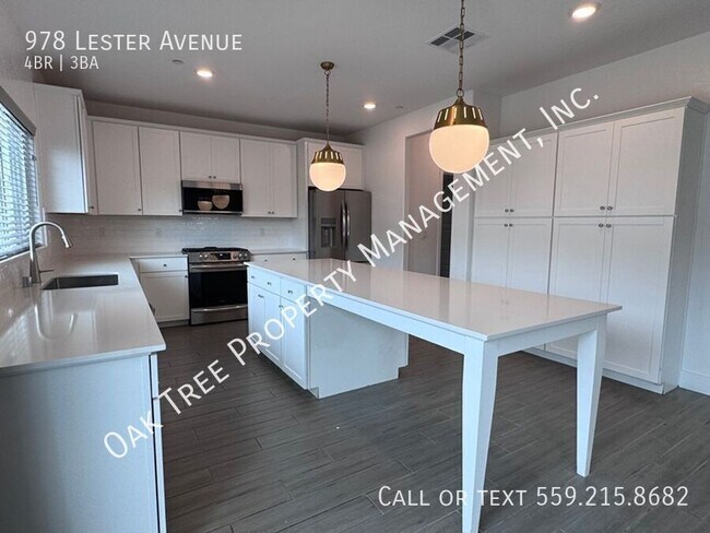 Foto del edificio - 978 Lester Ave
