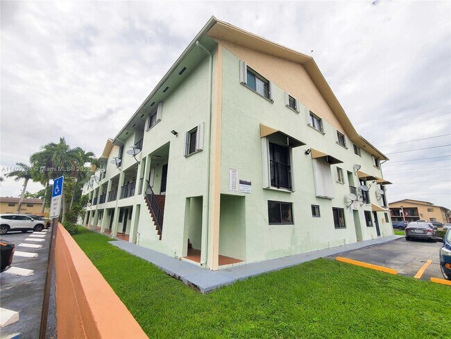 Foto del edificio - 1519 W 42nd Pl