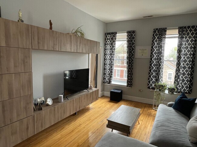 Foto del edificio - 1222 W 31st Pl