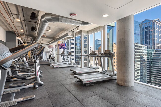 Foto del edificio - 215 W Lake St