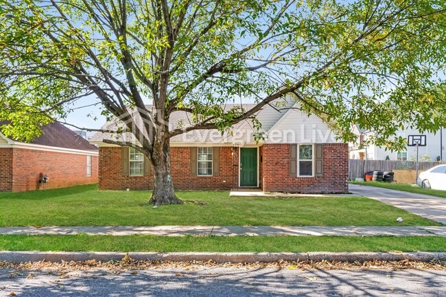 Building Photo - 261 Gracewood St