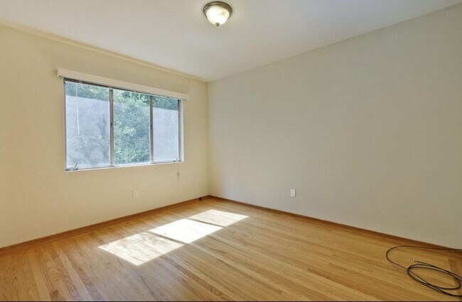 Foto del edificio - 536 Hawthorne Ave