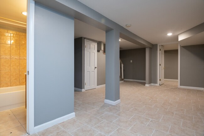 Foto del edificio - 104 Varnum St NW