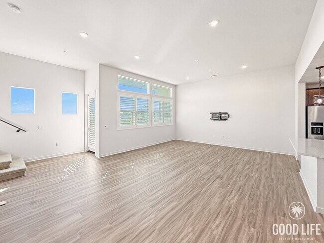 Foto del edificio - 3B/2BA Home with Private Elevator & Mountain Views!