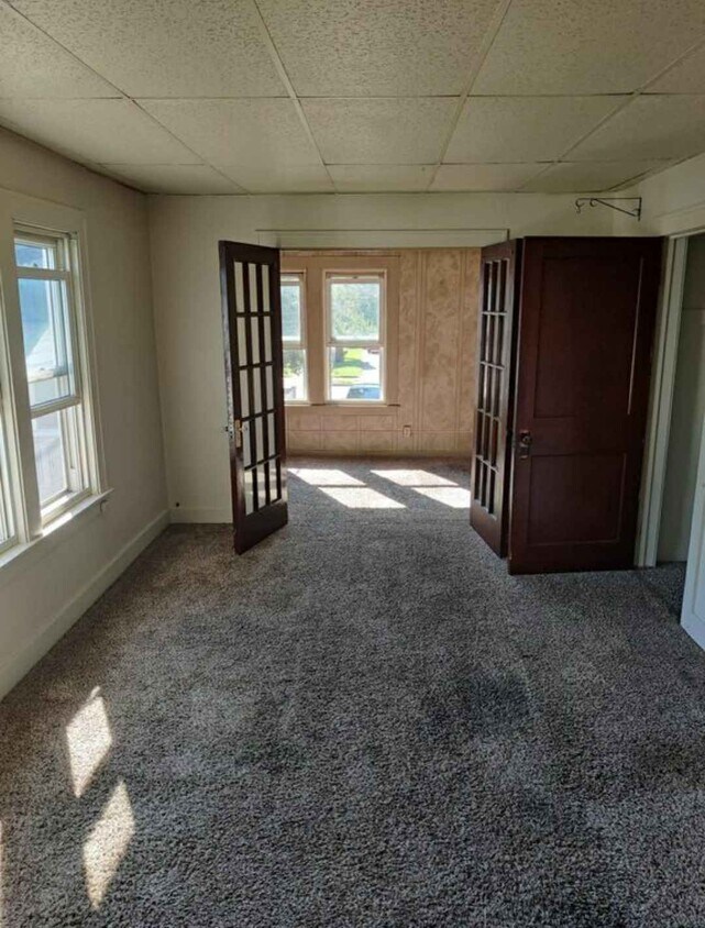 382 Riverbank, Wyandotte, MI 48192 Townhome Rentals in Wyandotte MI