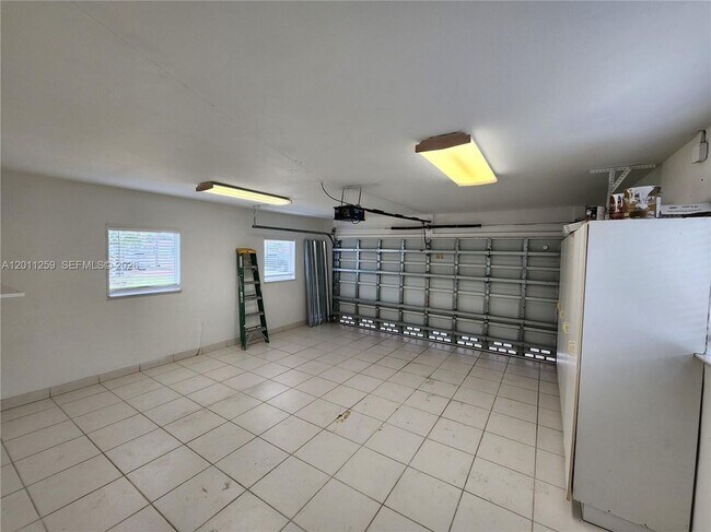 Foto del edificio - 4233 Jackson St
