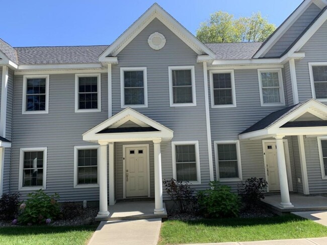 Building Photo - 316B Ballston Ave - BELMONT SARATOGA