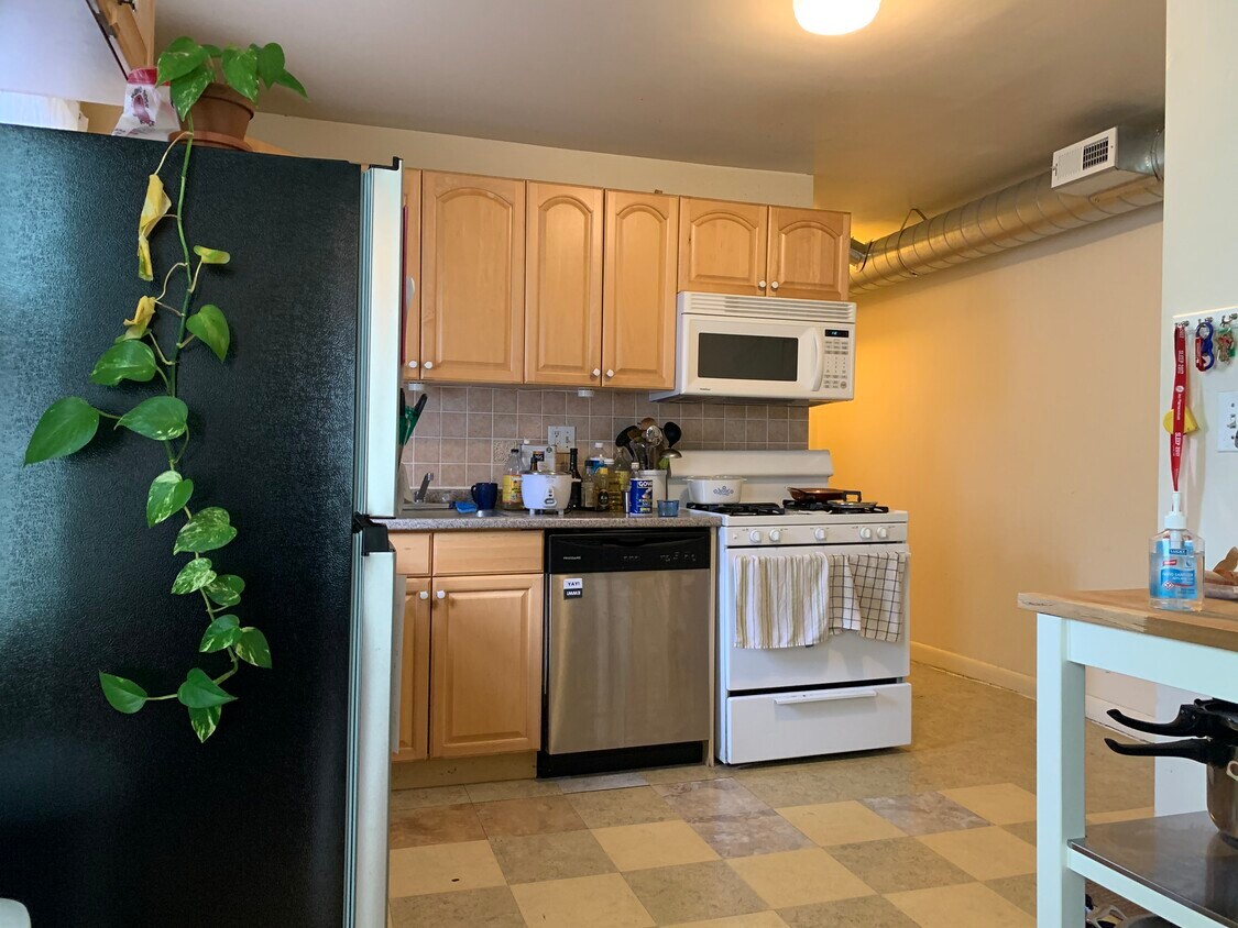 Foto principal - 169 Windsor St