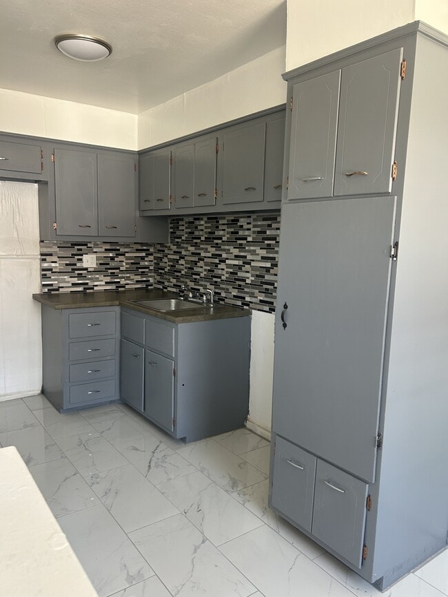 Foto del edificio - 8764 Glenloch St