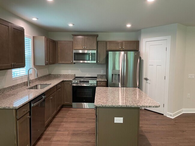 Foto del edificio - 3 Bedroom 2 Bathroom House In Hickman's Crossing