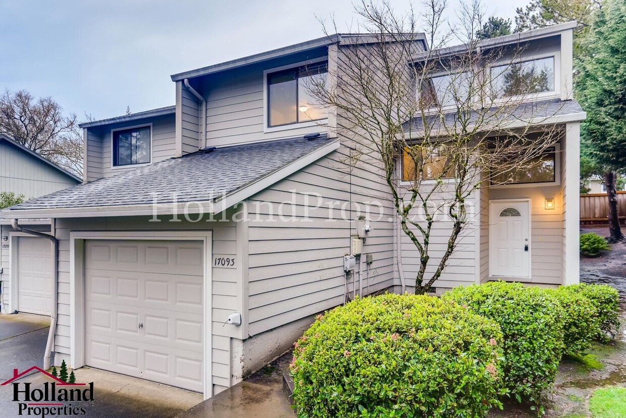 Foto principal - Charming, Light-Filled Home Near Parks, Tr...