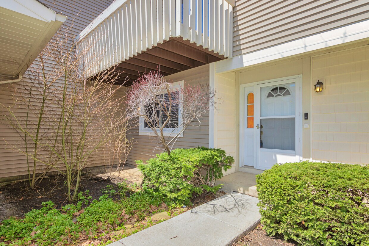 194 Brandywine Ct Unit 194, Vernon Hills, IL 60061 Condo for Rent in