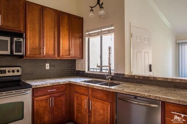 Building Photo - Two Bedroom Condo in Saddleback - A Gated ...
