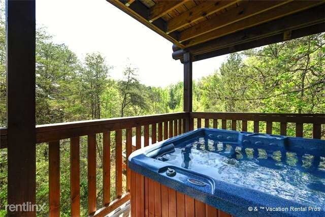 Building Photo - 2611 Tree Top Way