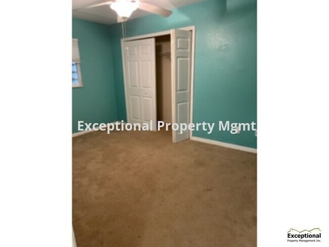 Building Photo - 3 Bedroom 2 bath 1 car garage Duplex Comin...