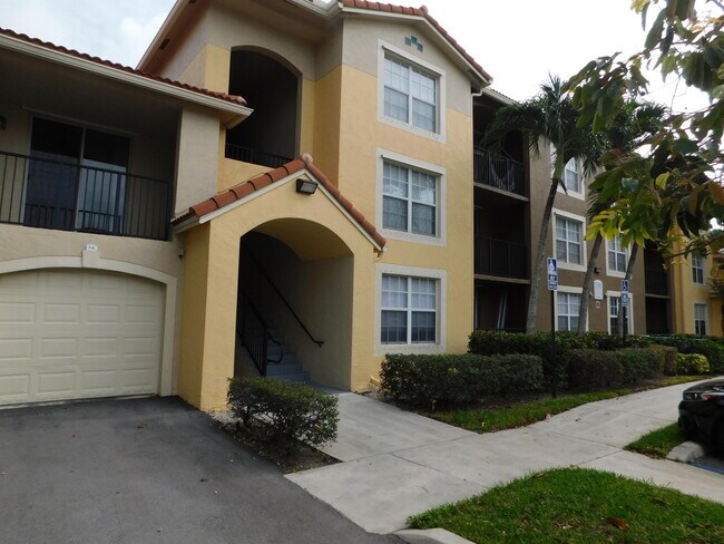 Building Photo - 15065 Michelangelo Blvd