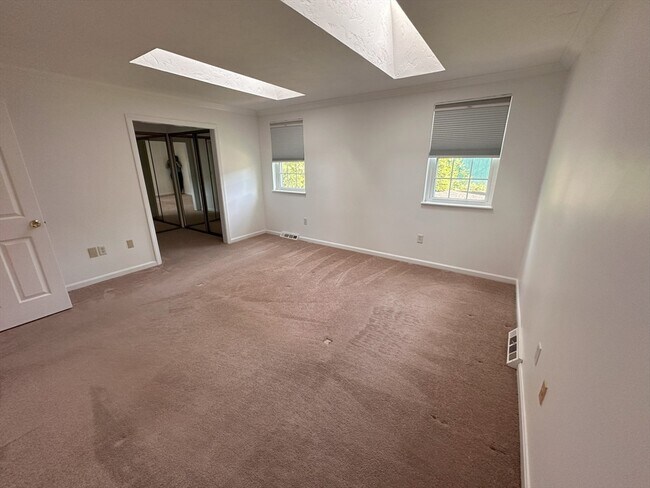 Foto del edificio - 153 Shaw Farm Rd