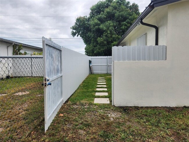 Building Photo - 12460 SW 187th Terrace