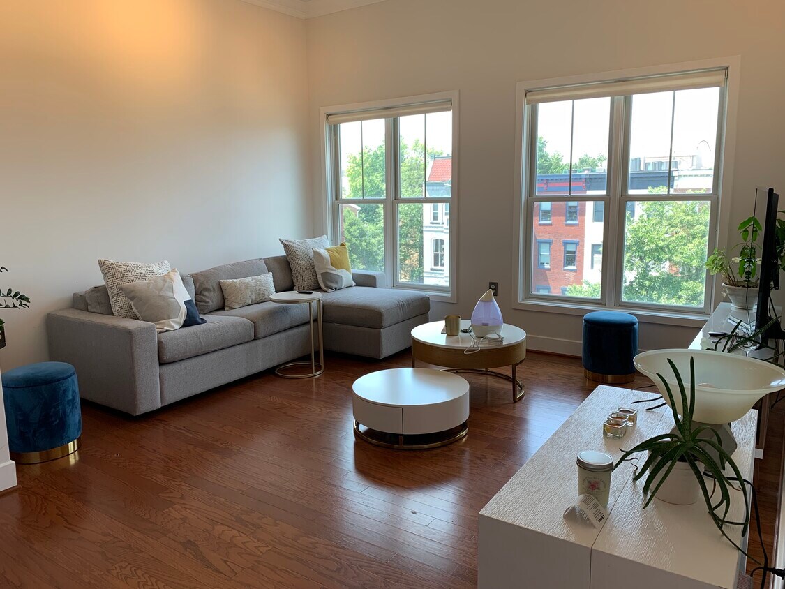 Foto principal - 1425 11th St NW