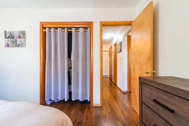 Foto del edificio - 22 Whitney Dr