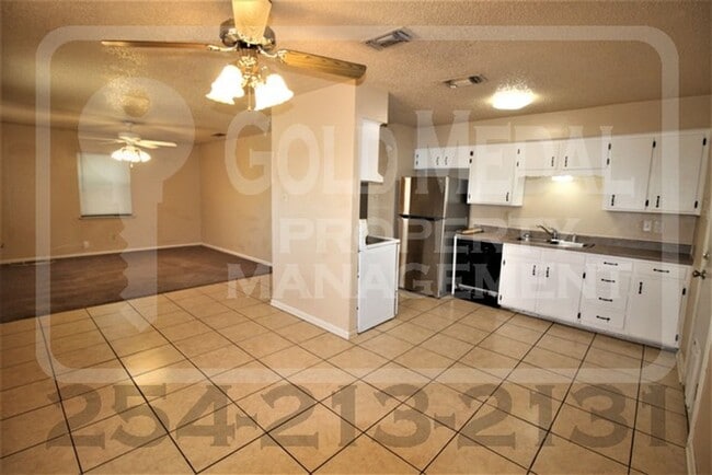 Foto del edificio - 804 Michelle Dr