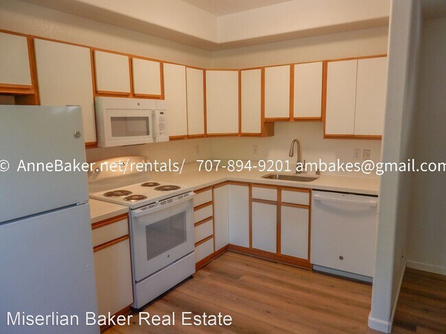 Building Photo - 2 br, 1 bath House - 418 W. 2nd