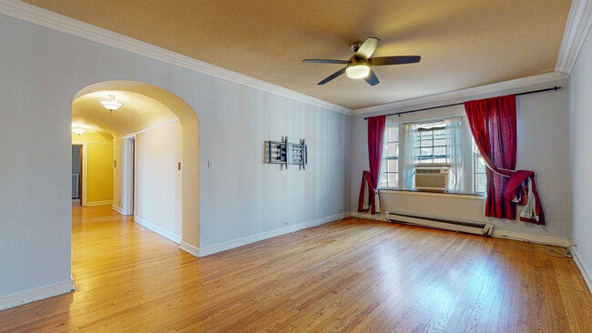 Building Photo - 208 S Maple Ave