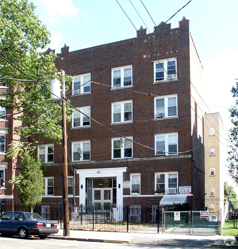 Foto del edificio - 223-225 Mount Prospect Ave