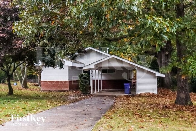 Building Photo - 3134 Westwood Dr