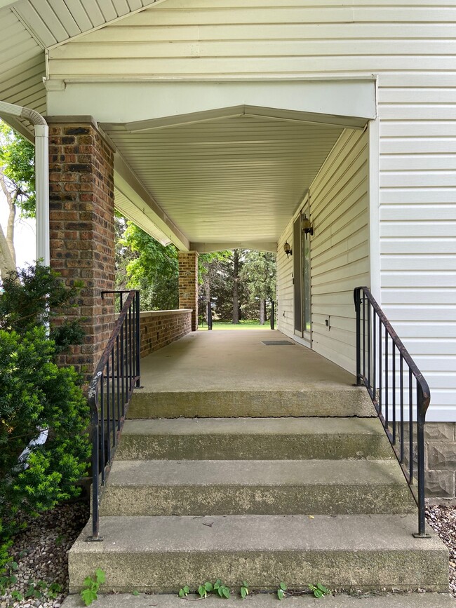 Building Photo - 6543 Preserve Rd