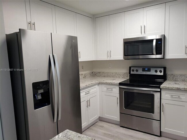 Foto del edificio - 2118 NW 171st Ter