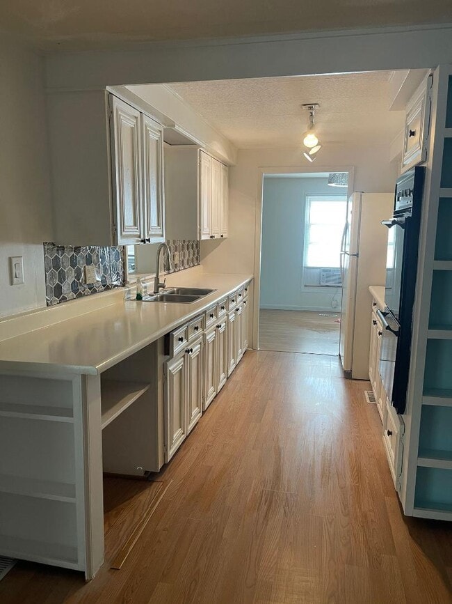 Building Photo - 1021 Wingo Dr