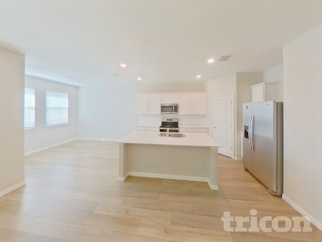 Building Photo - 219 Jenkinson Dr