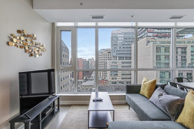 Building Photo - 203 Queen St W