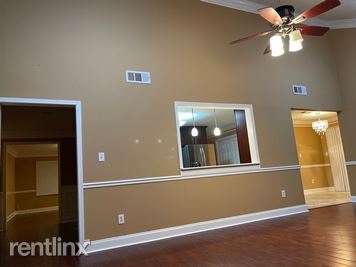 Building Photo - 4 br, 3 bath House - 7401 Fairway Drive