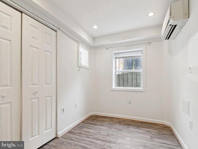 Foto del edificio - 1704 V St NW