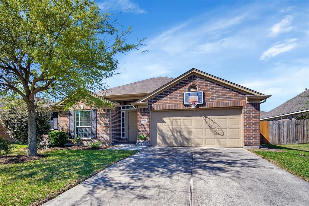 Foto principal - 9931 Climbing Tree St