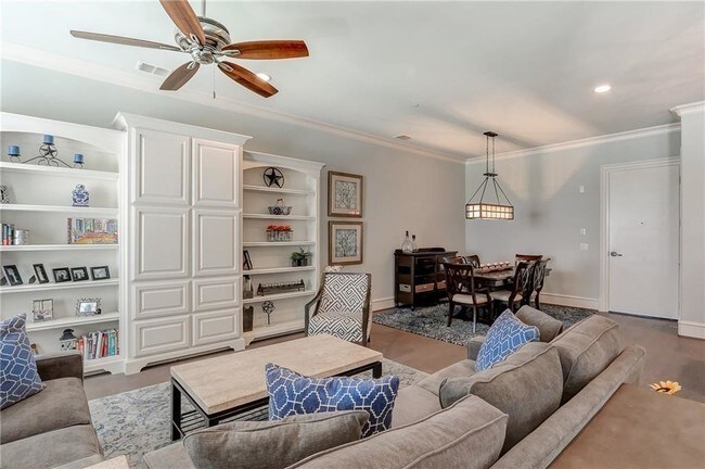 Building Photo - 6675 Mediterranean Dr