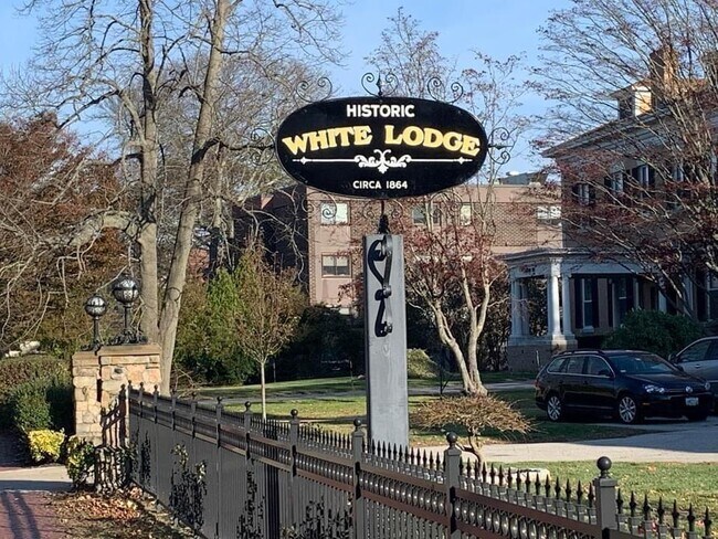 Foto del edificio - 412 Bellevue Ave