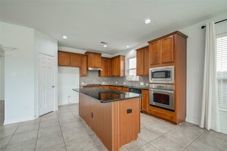 Building Photo - 18103 Double Bay Rd